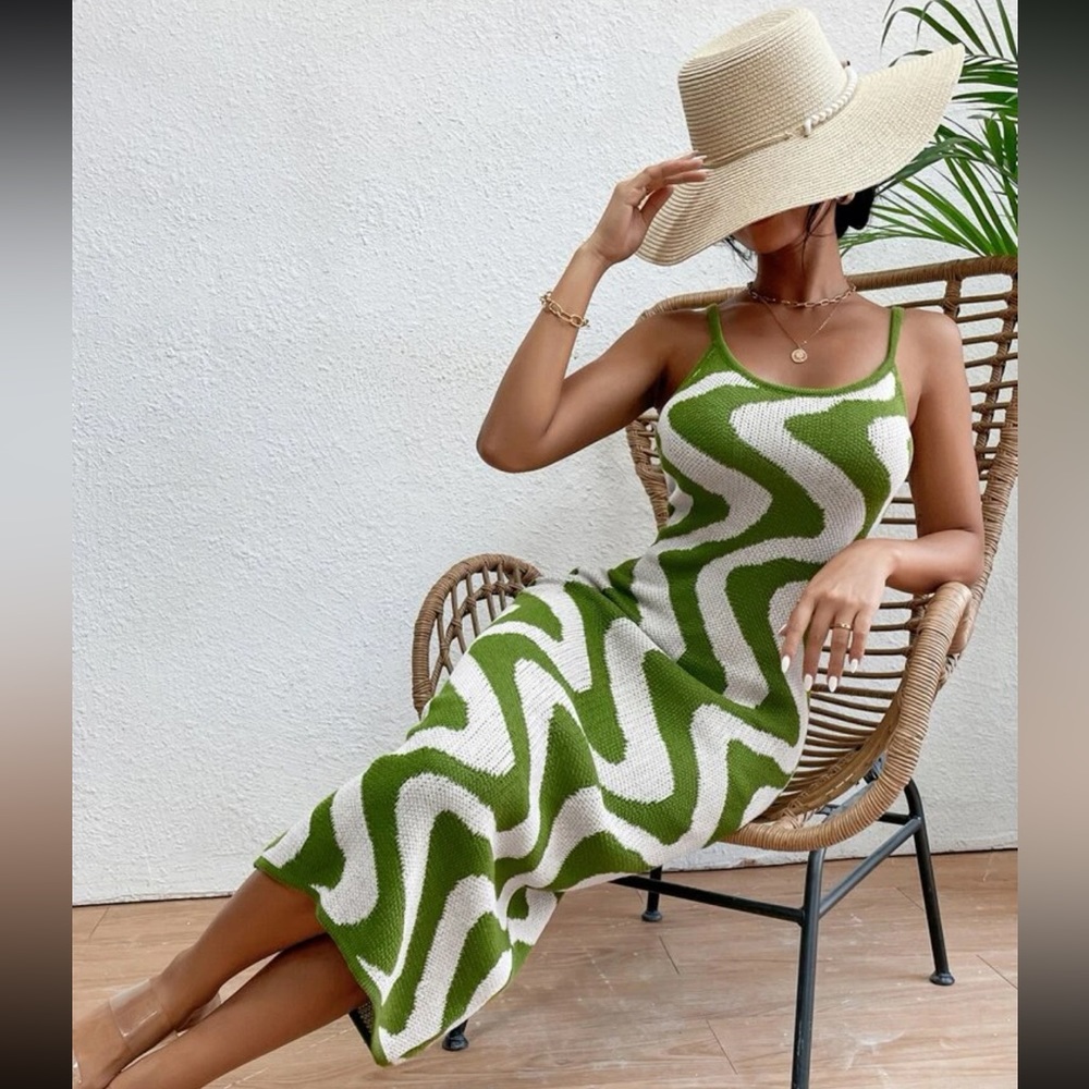 Wavy Pattern Sage Green Dress Medium (6)